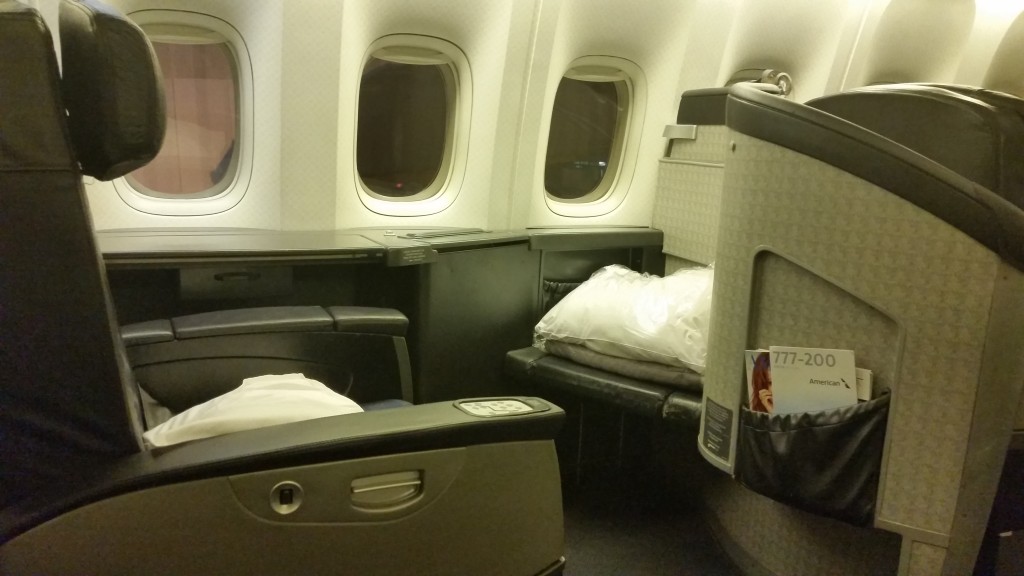 american airlines 777-200 first class review tokyo to chicago