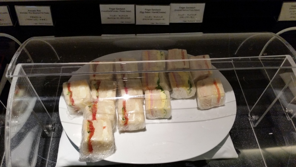  cathay pacific business class lounge nrt